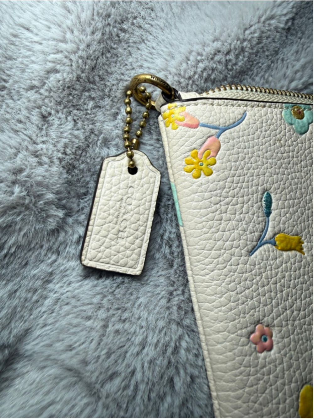 Women's Coach Off-White Floral Print Leather Wristlet (no strap) - Picture 2 of 8